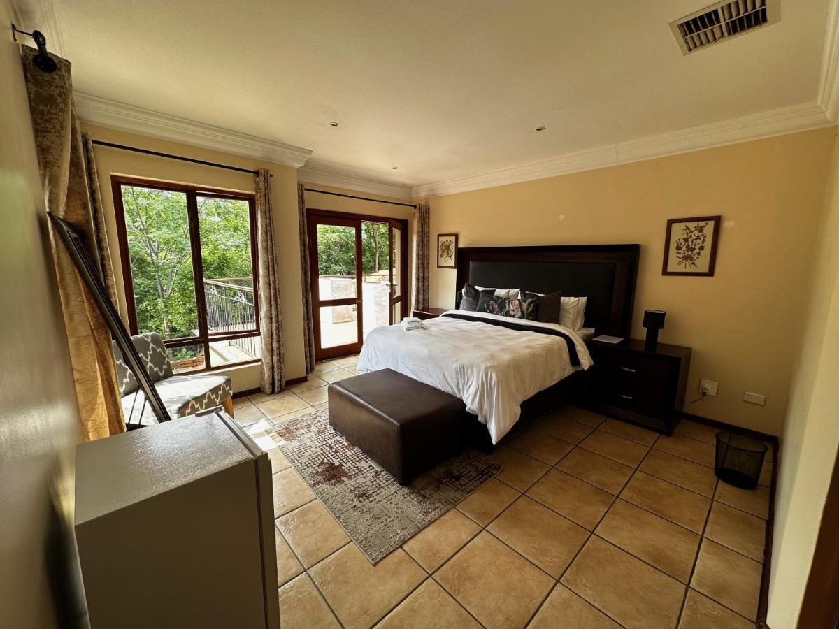 Hotel 37 On Eagles Hartbeespoort Exteriér fotografie
