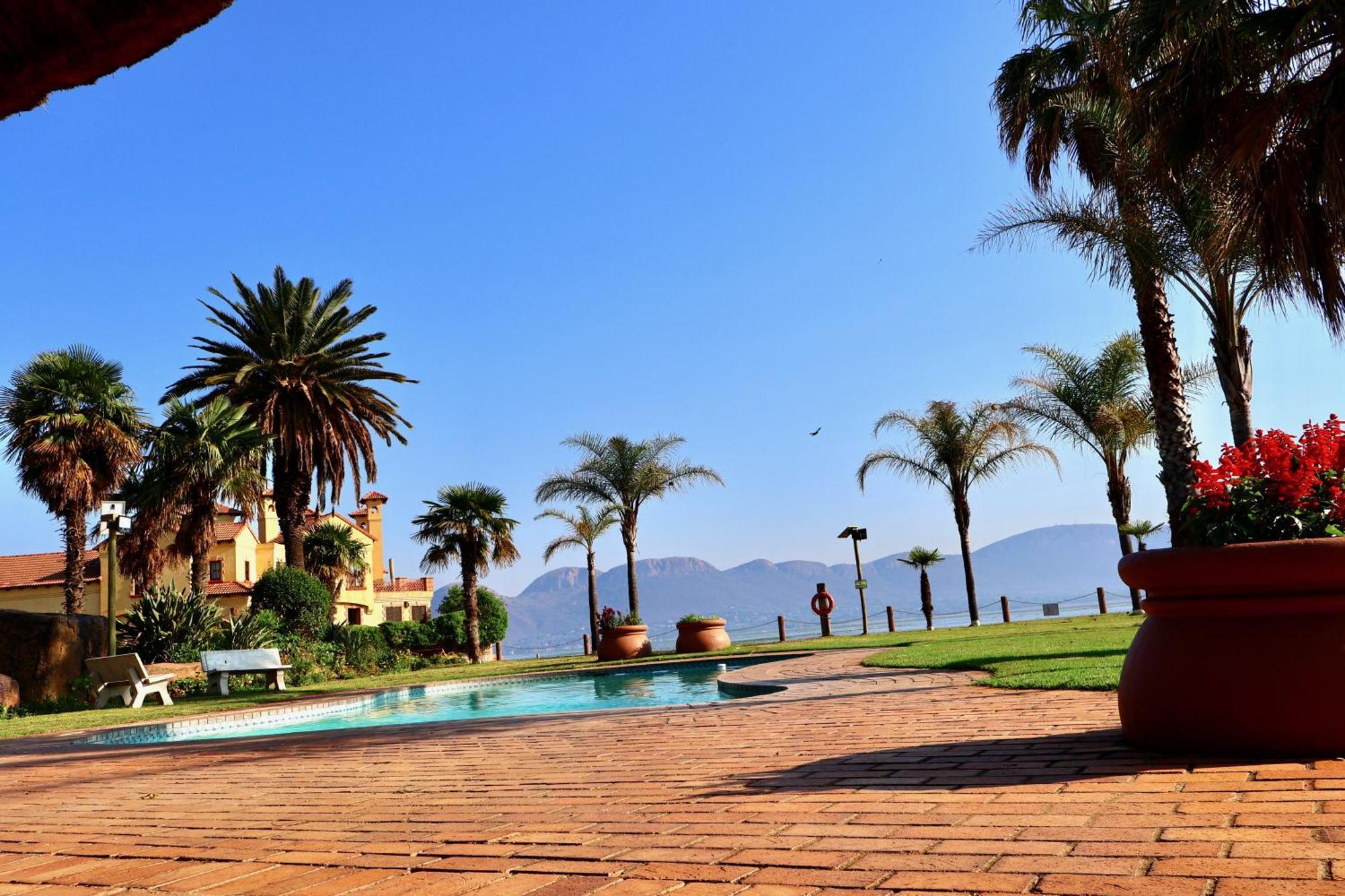 Hotel 37 On Eagles Hartbeespoort Exteriér fotografie