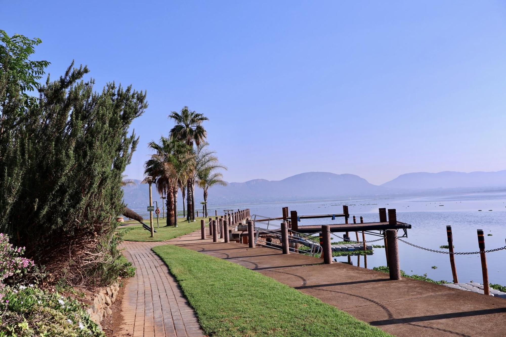 Hotel 37 On Eagles Hartbeespoort Exteriér fotografie