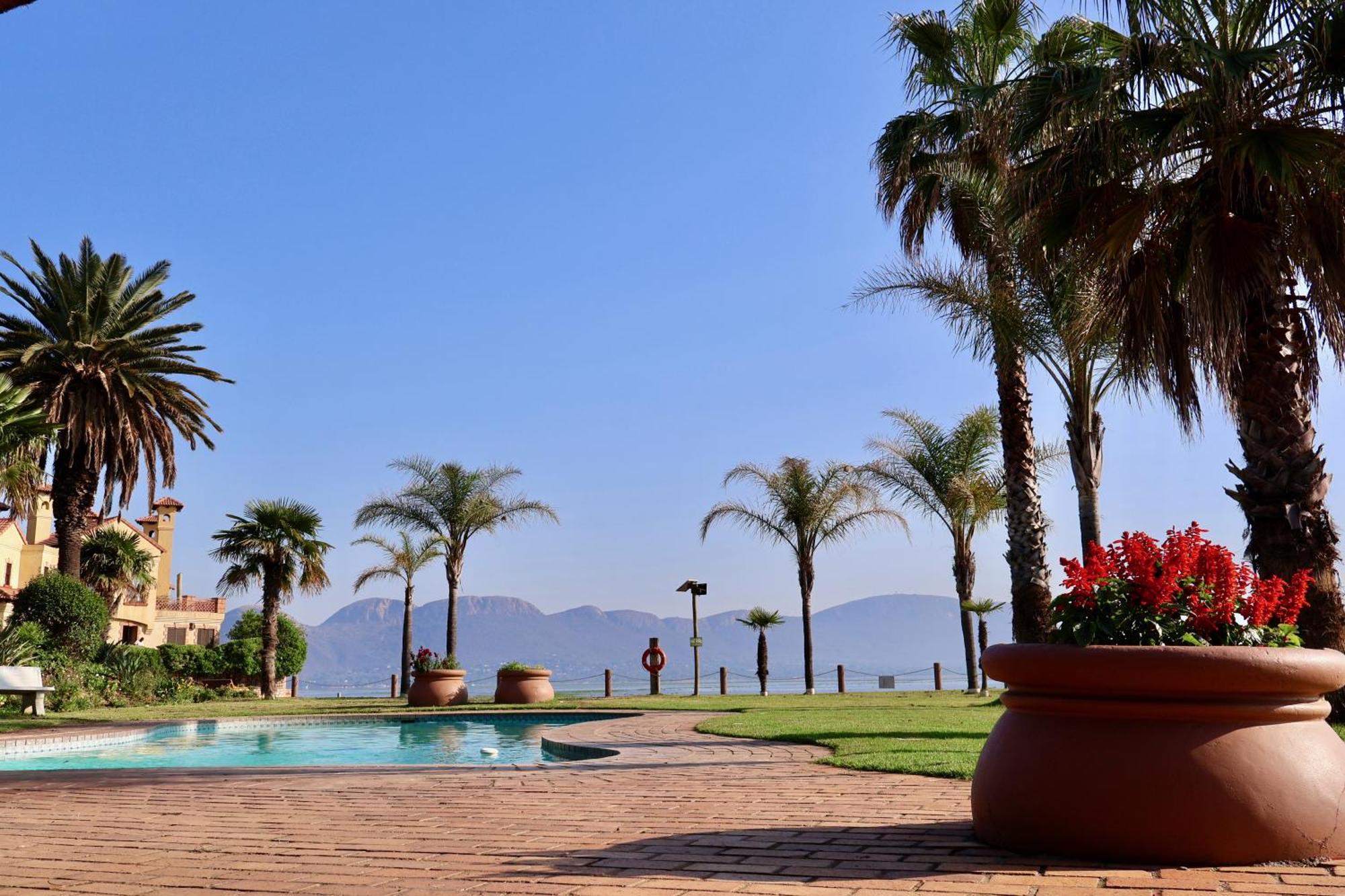 Hotel 37 On Eagles Hartbeespoort Exteriér fotografie