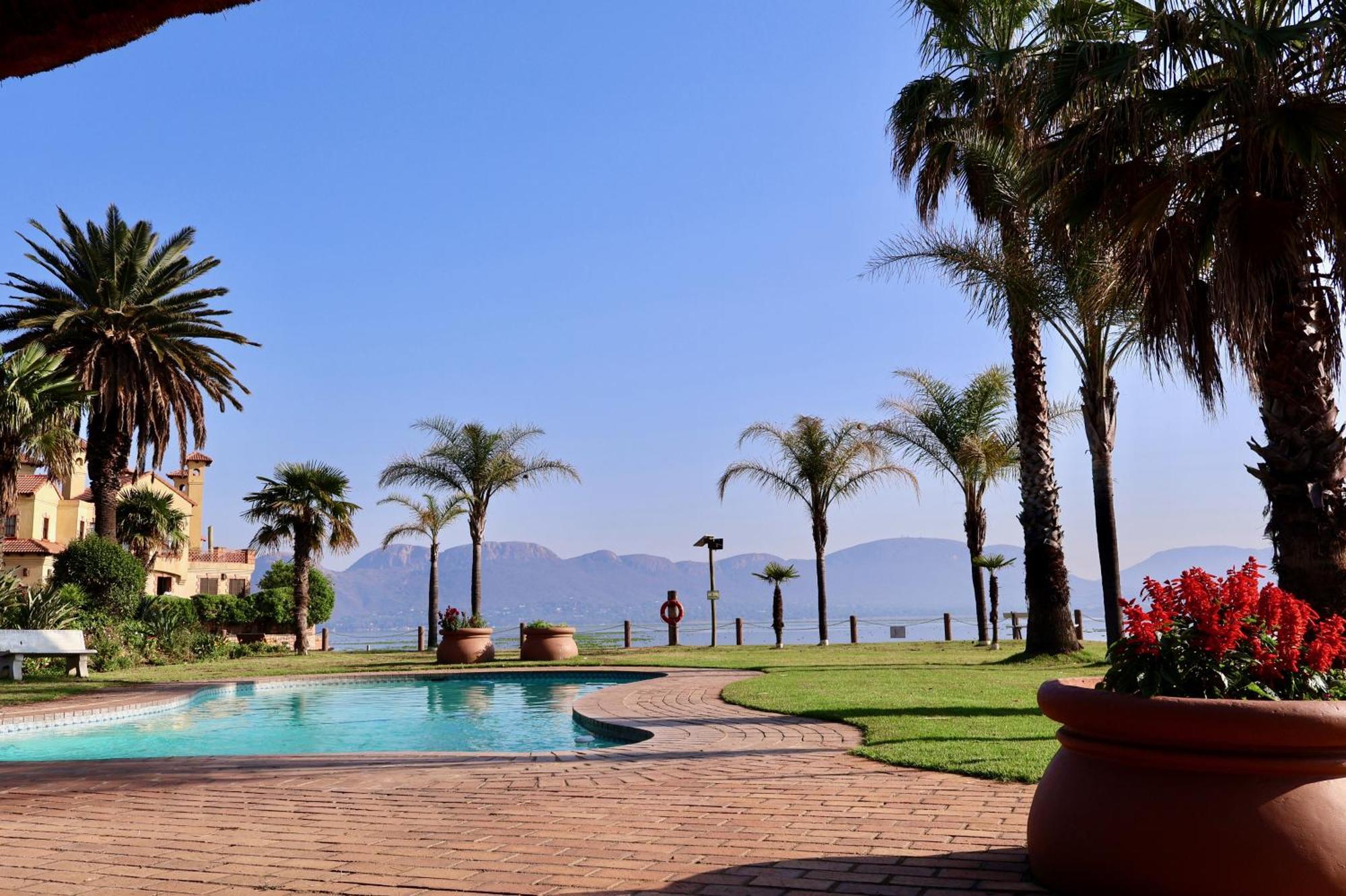 Hotel 37 On Eagles Hartbeespoort Exteriér fotografie